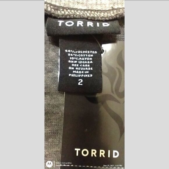 Torrid Plus Size Floral Broken Heart Sweater/Top. - Picture 4 of 10